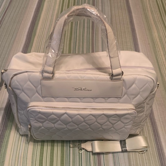 Bella Russo Handbags - NWT Off-white Bella Russo weekender bag (1)